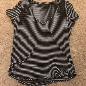 Lululemon V neck shirt black and white strips size 6